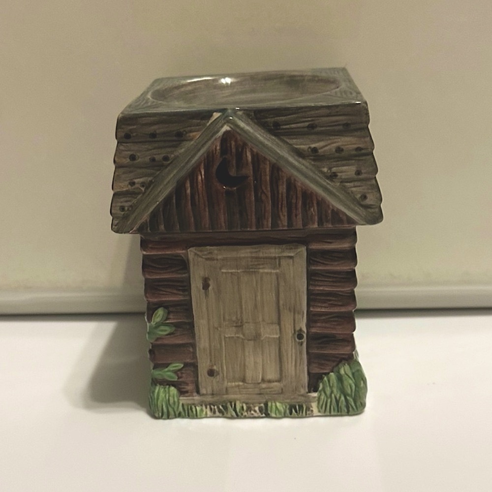 Linda Spivey Outhouses Tart Burner. Hand painted.